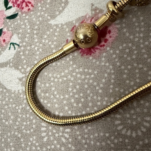 Pandora Gold Heart Charm Bracelet - Picture 4 of 4